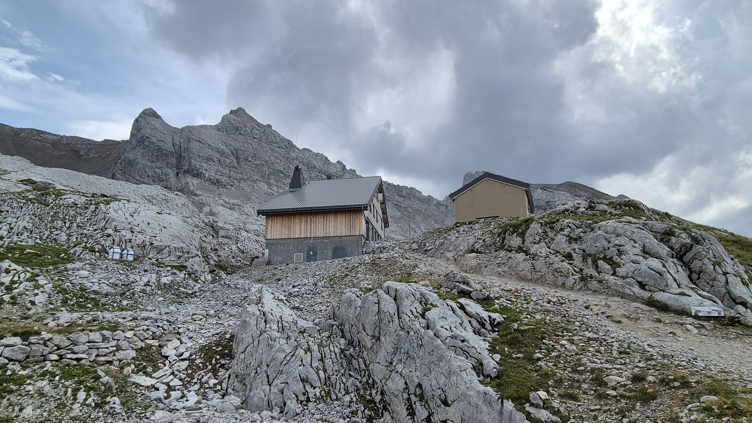 Le bâtiment du refuge de la Pointe Percée